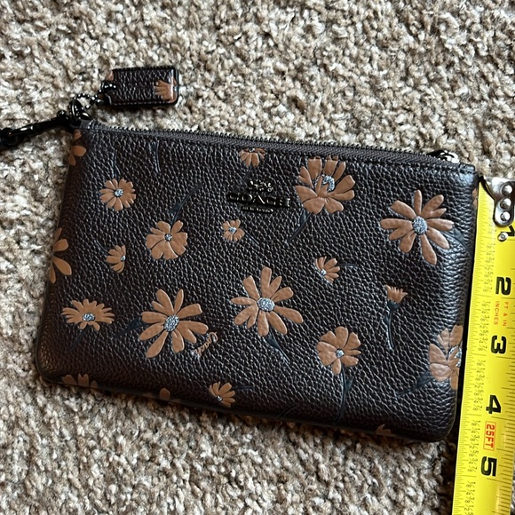 Coach wildflowers wristlet - Picture 7 of 7